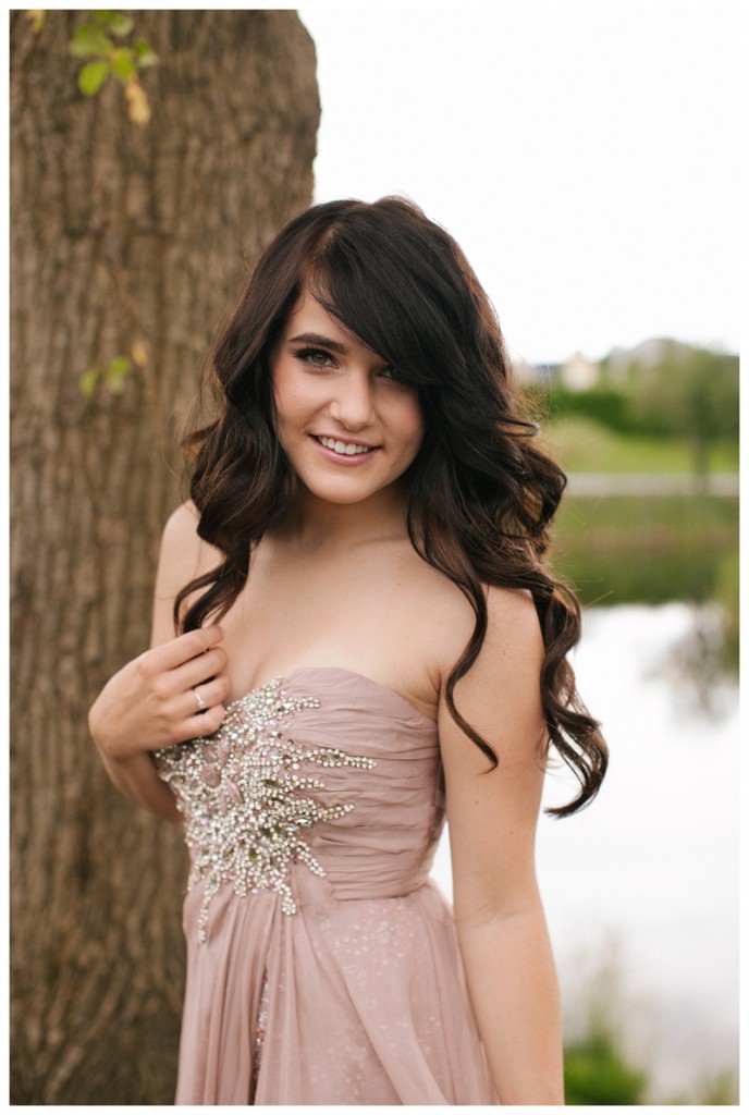 romantic golf course grad portraits-0026