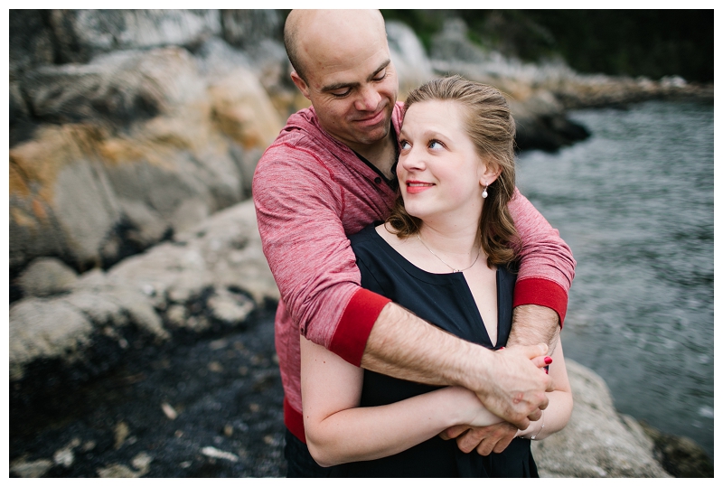 lighthouse park engagement photos-8