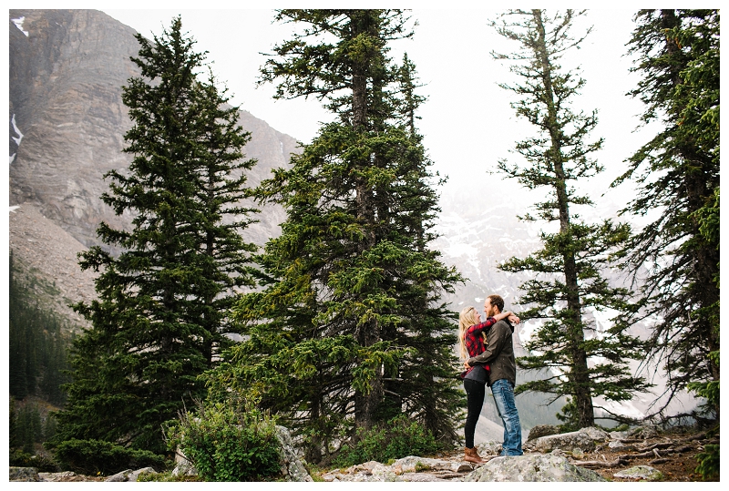 moraine lake, banff national park engagement photographer_011