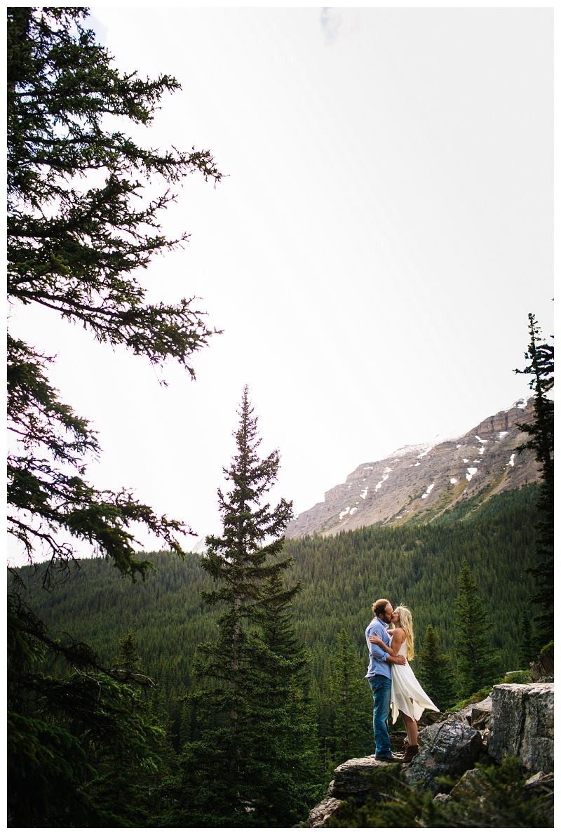 moraine lake, banff national park engagement photographer_023